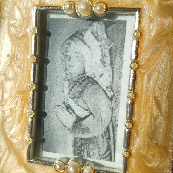 Saint Germaine Cousin picture in tabletop picture frame - Picture 2 of 5